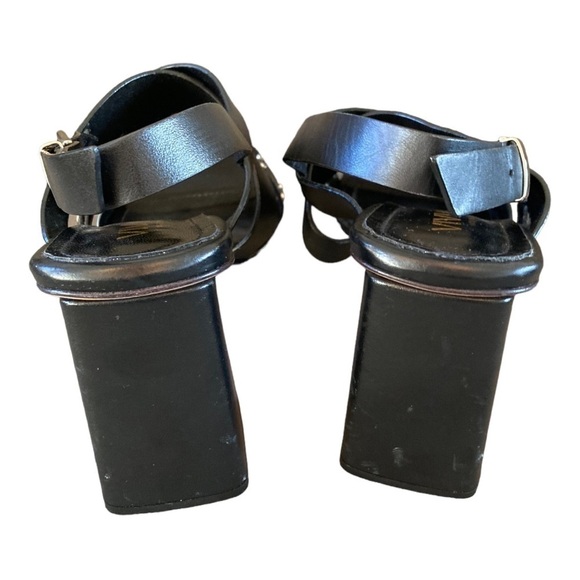 Vivian Italian Leather Stud Black Sandals NWOT - Picture 6 of 6